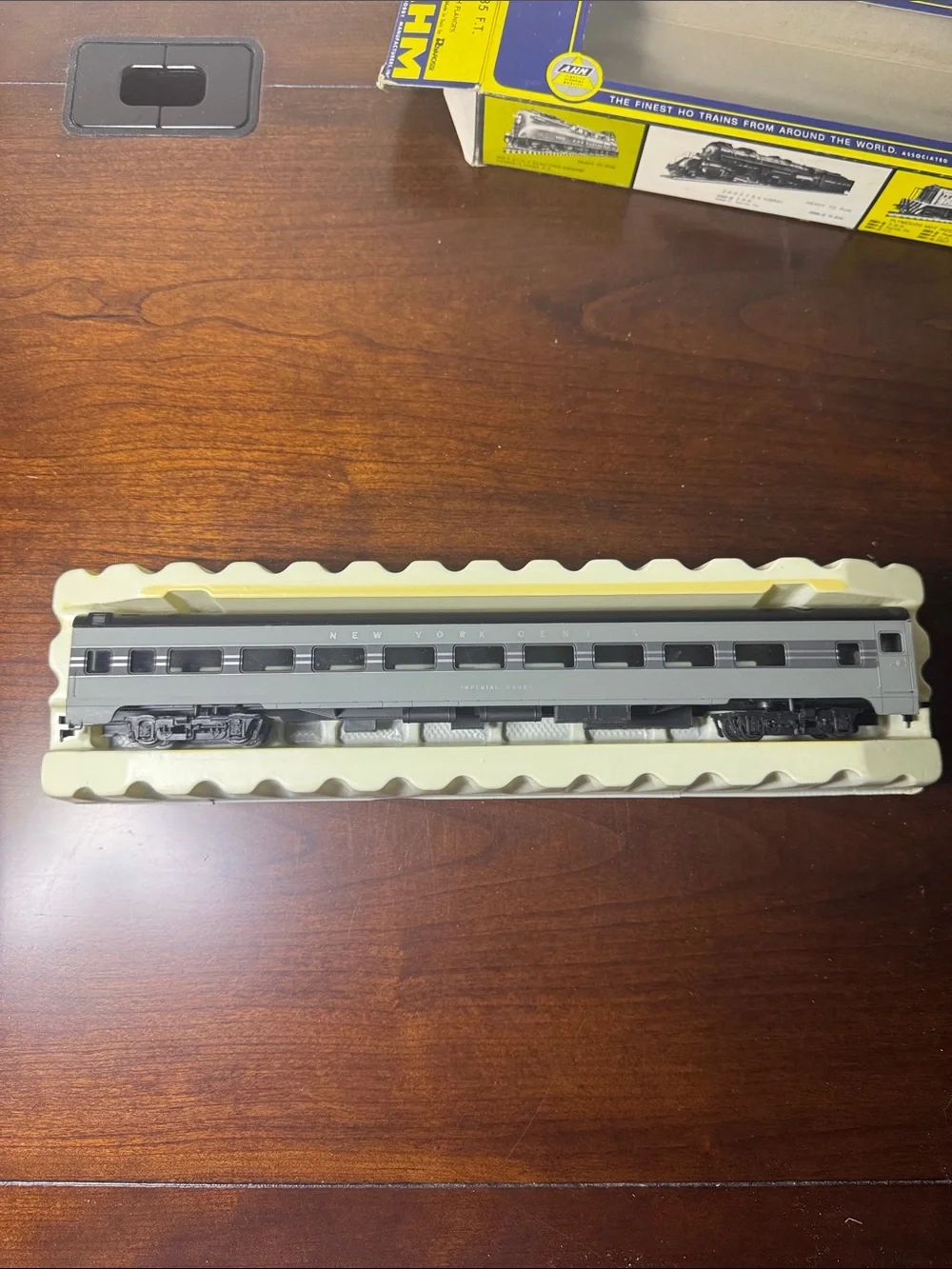 AHM/Rivarossi New York Central 1930’s HO Scale 7 Piece Passenger Car Set (New)